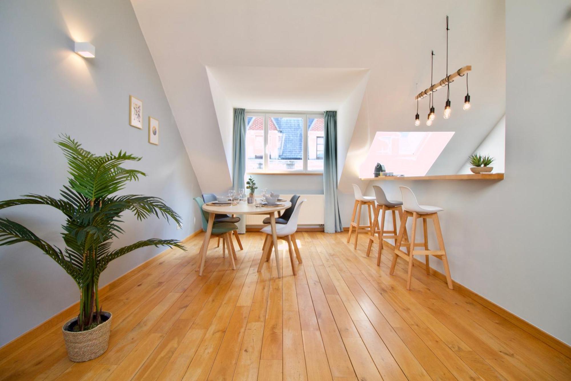 Heart Of Grand Place - Stunning 2br Duplex Apartment